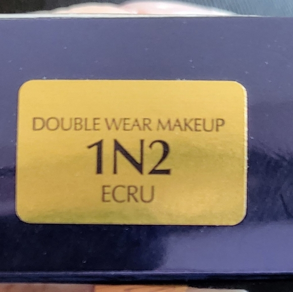 Brand new never tested  Estée Lauder double wear foundation in Ecru 1N2 - Picture 2 of 2
